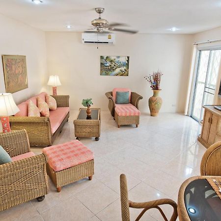 Butterfly Garden Boutique Residences Large Luxury Apts And Villas A Lifetsyle Destination By Neang, Everything You Need All Right Here 1-3 Bedrooms 110 To 190 Sq Mtrs, 2 Full Bathrooms, Rain Shower, Spa Bath, Bbq, Free Wifi, Staff 24-7, Close To Beac Pattaya Exterior photo