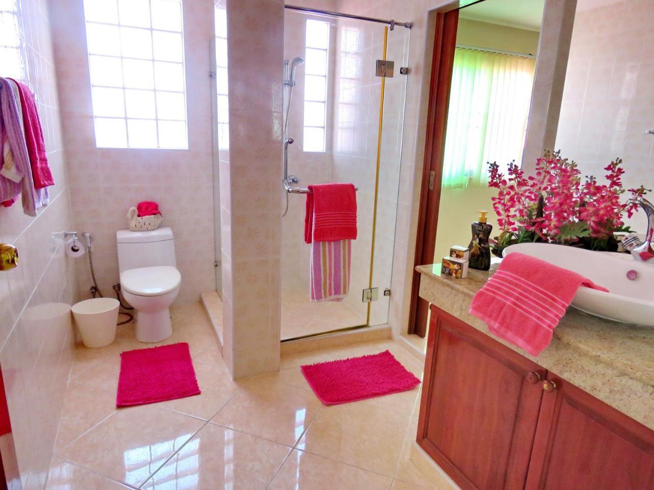Butterfly Garden Boutique Residences Large Luxury Apts And Villas A Lifetsyle Destination By Neang, Everything You Need All Right Here 1-3 Bedrooms 110 To 190 Sq Mtrs, 2 Full Bathrooms, Rain Shower, Spa Bath, Bbq, Free Wifi, Staff 24-7, Close To Beac Pattaya Exterior photo